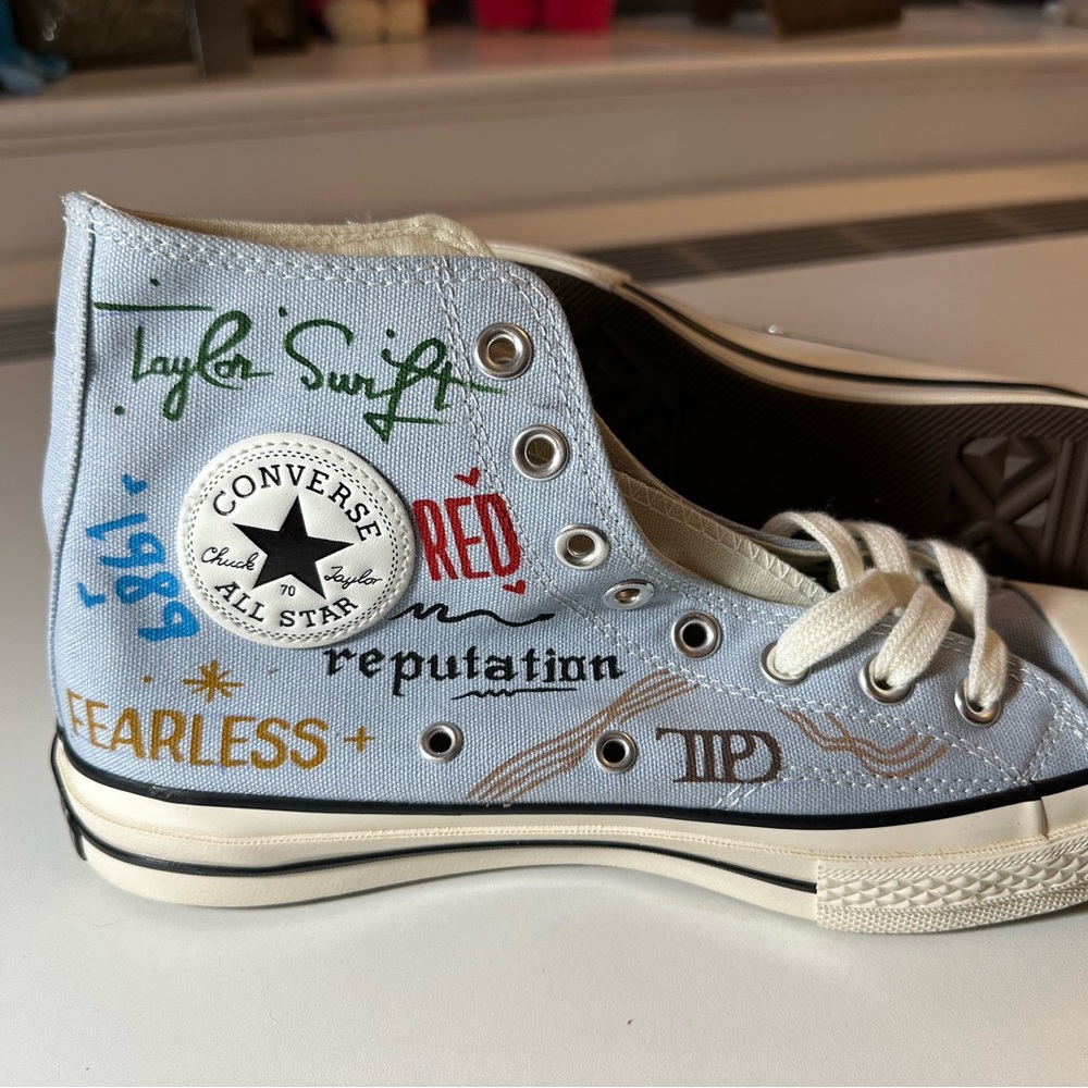 BRAND NEW Custom Taylor Swift sneakers